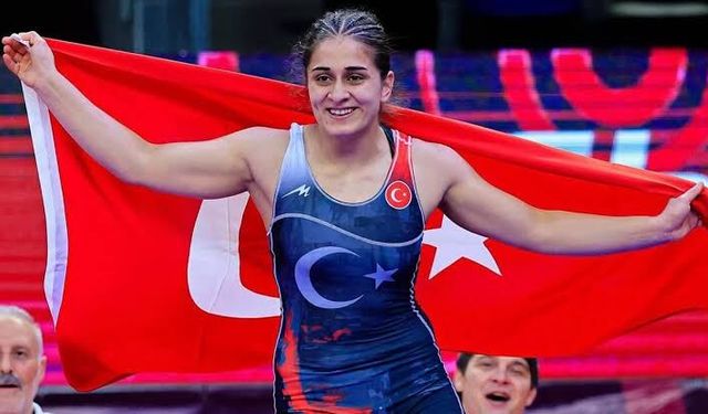 Avrupa'dan Sonra Dünyanın da Zirvesinde! Özdenur Özmez Bakü'de Altın Madalyaya Uzandı! Dünya Şampiyonu Oldu!