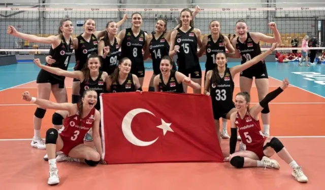 Filenin Genç Sultanları Tarih Yazıyor! Avrupa Şampiyonası’nda 8’de 8 Yaparak Finale Yükseldik!