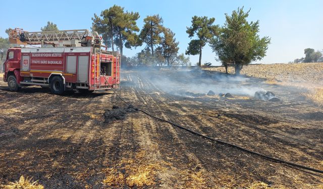 Altıeylül’de Korkutan Yangın! Konakpınar’da Alevler Yerleşim Yerlerine Ulaşmadan Söndürüldü: Ekipler Seferber Oldu!