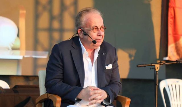 "Denizlere Hâkim Olan Cihana Hâkim Olur": Emekli Tümamiral Prof. Dr. Cihat Yaycı Edremit'te Mavi Vatan'ı Anlattı