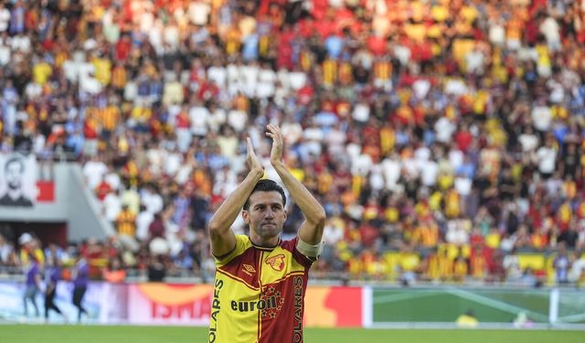 İsmail Köybaşı'ndan Yeşil Sahalara Duygusal Veda! Göztepe - Trabzonspor Jübile Maçında Kazanan Göztepe Oldu!
