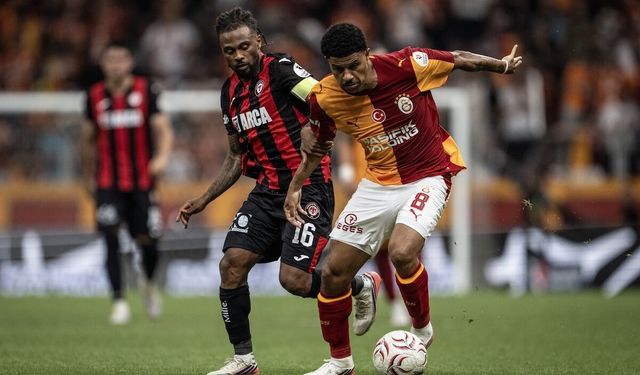 Süper Lig Açılışında İnanılmaz Gece! Galatasaray 10 Kişilik Çorum FK Karşısında 90'da İpten Döndü! 2-2!