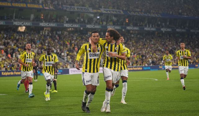 Kadıköy'de Nefes Kesan İlk Yarı! VAR Kararı, 4 Gol ve Fırtına Gibi Fenerbahçe: İşte Maçın Tüm Detayları: