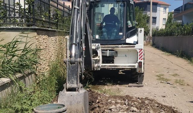 Edremit Belediyesi'nden Akçay'a Su Baskını Önlemi: Drenaj Hattı Çalışmaları Hız Kazandı!