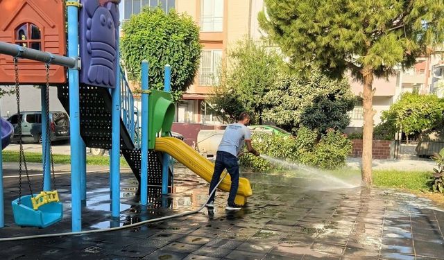 Burhaniye’de Sokaklar Pırıl Pırıl! Belediye Ekipleri Dört Bir Yanda Seferberlik Başlattı!