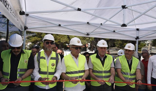 Dursunbey’e 174 Milyon TL’lik Dev Yatırım! Yeni Hizmet Binasının Temeli Atıldı