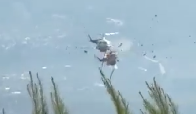 Son Dakika! Orman Yangınını Söndürmeye Çalışan İki Yangın Söndürme Helikopteri Havada Çarpıştı!