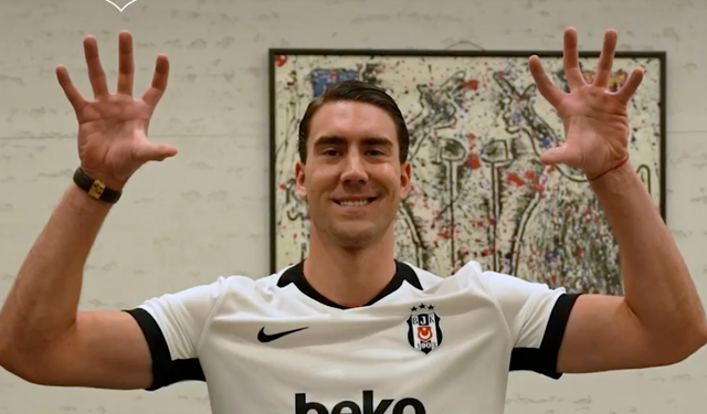 Beşiktaş’ın Yeni Yıldızı Dusan Vlahovic Formayı Giydi! İlk Mesaj Geldi: "Beşiktaş’a Geliyorum!"