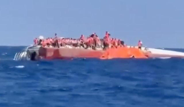 Akdeniz’de Gemi Faciasında Son Durum! Girne’de Katamaran Alabora Oldu, Kaptan Dahil 8 Kişi Gözaltında!