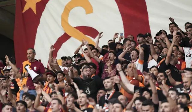 Galatasaray Taraftarından Yönetime Sert Tepki: "İstifa" Tezahüratları Yükseldi!
