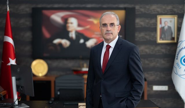 Rektör Prof. Dr. İsmail Boz’dan Bandırma 17 Eylül Üniversitesi'ni Kazanan Gençlere "Hoş Geldin" Mesajı!