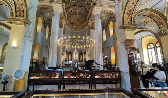 Kültür Mirası Cunda Taksiyarhis Kilisesi’nin Minaresiz Cami Döneminden Müze Olma Hikayesine Büyüleyici Yolculuğu: