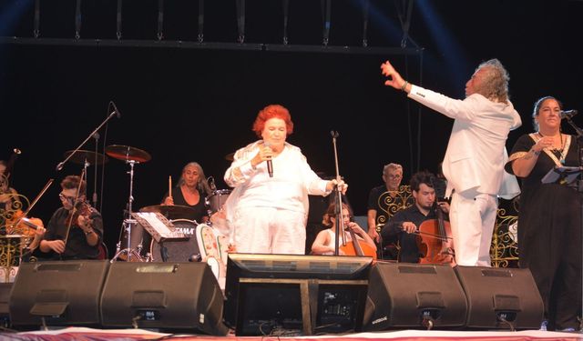 SELDA BAĞCAN SÖYLEDİ, 50 BİN KİŞİ EŞLİK ETTİ!