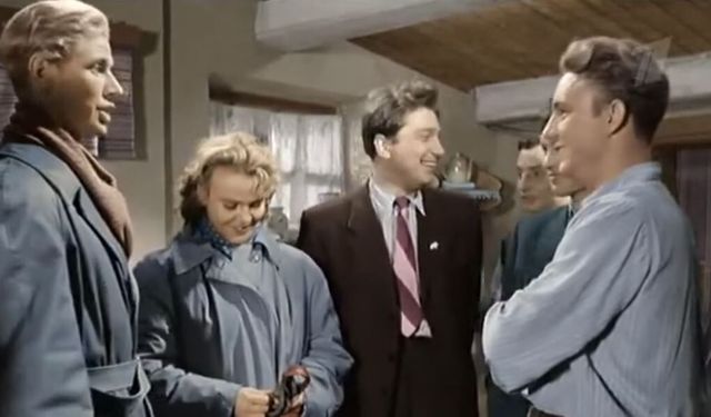 Bir Aşk Filmi ya da Bir Uygarlık Düşü... Zareçnaya Sokağı'nda Bahar...