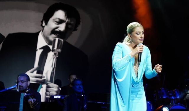 Muazzez Ersoy Dursunbey’i Coşturdu! Kurtuluşun 104. Yılında Unutulmaz Gece