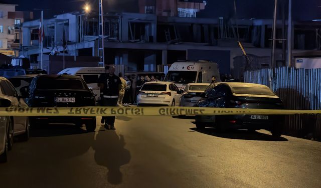 Son Dakika! İstanbul Sultanbeyli'de Polise Ateş Açan DEAŞ Şüphelisi Etkisiz Hale Getirildi!