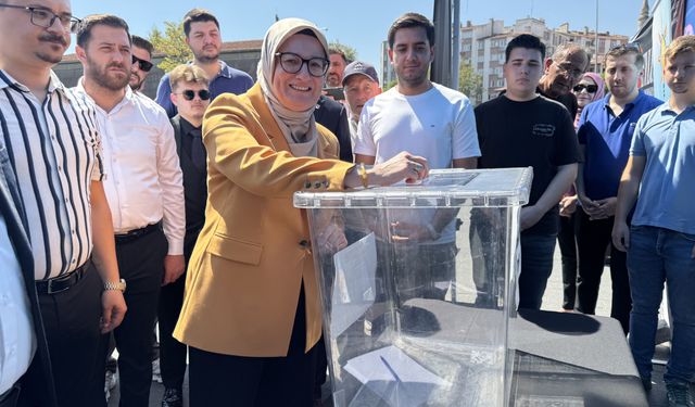 Belgin Uygur: “Millet darbelere asla geçit vermeyecek”
