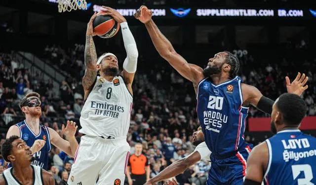 Anadolu Efes'ten Dev Maçta Büyük Zafer! Real Madrid'i Deviren Lacivert-Beyazlılar EuroLeague'de İlk Galibiyetini Aldı