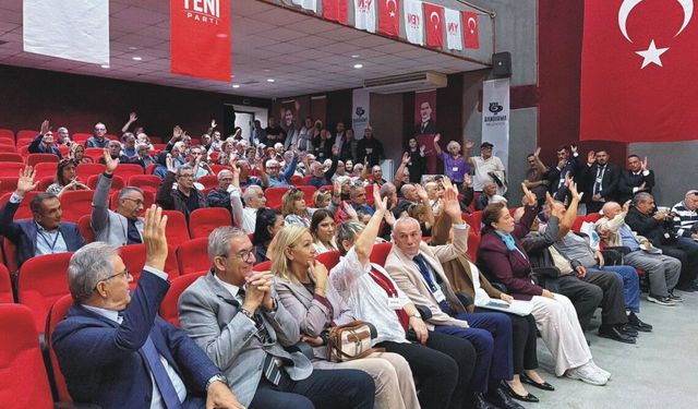 YENİ Parti Bandırma kongresinde gerilim: “Kısa kesin, başkan adayları konuşsun”