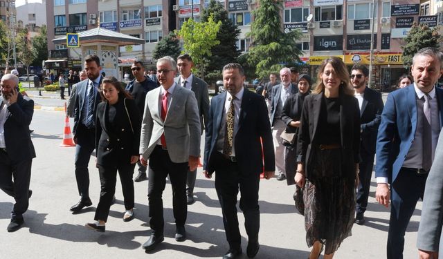 AK PARTİ BALIKESİR’DE SAHAYA İNİYOR: 20 İLÇEDE SEFERBERLİK