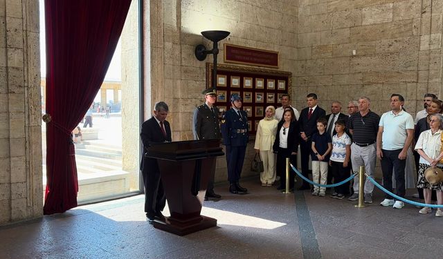 Ankara Balıkesirliler Derneği'nden Anıtkabir'de 6 Eylül geleneği