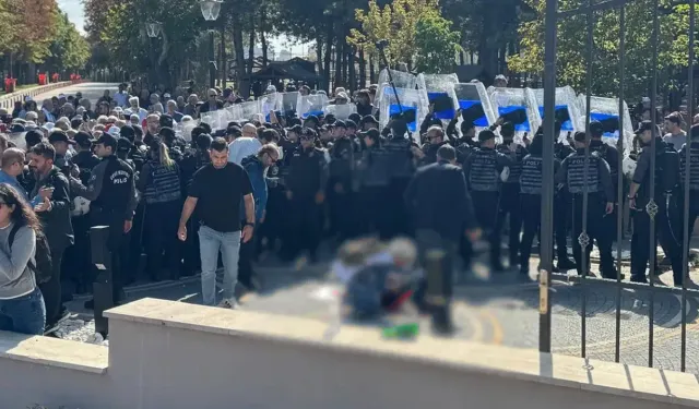Başkentte Yürek Yakan Olay: AYM Önündeki Eylemde Silahla Yaralanan Emekli Polis Şekeroğlu Hayatını Kaybetti!