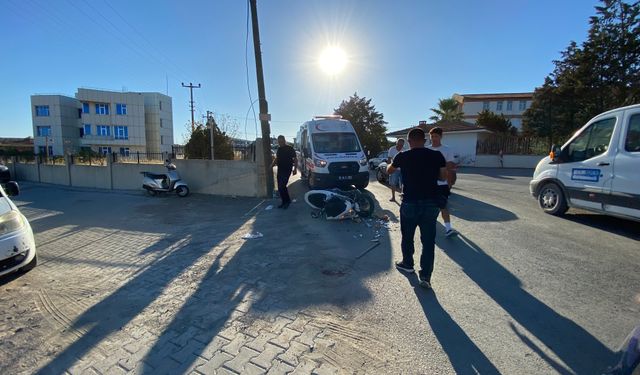 Ayvalık’ta Motosiklet ile Otomobil Çarpıştı! Kazanın Ardından “Kör Nokta” İddiası