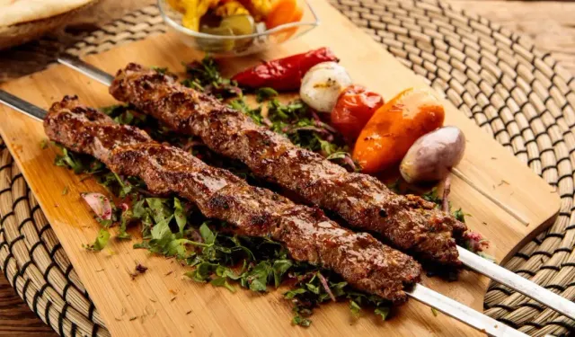 Gerçek Lezzet Yerinde Yenir: Hangi Şehirde Hangi Meşhur Kebap Yenir? Edirne'den Erzurum'a En Meşhur Kebap Çeşitleri...