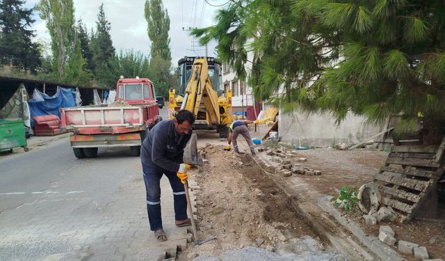 Susurluk’ta Ekipler Sahada: 6 Mahallede Yol, Asfalt, Boya ve Arıtma Çalışması!