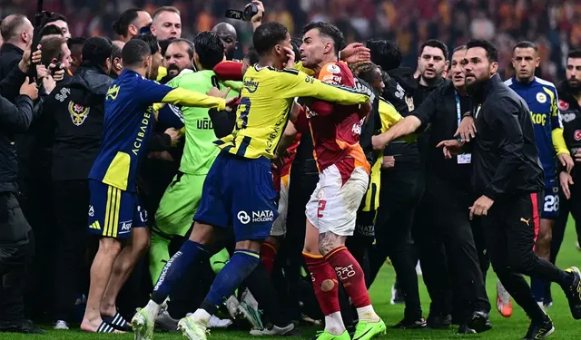 Galatasaray-Fenerbahçe Derbisi Sonrası Ortalık Savaş Alanına Döndü: Kırmızı Kartlar ve Ağır Ceza Tehlikesi!
