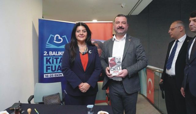 ABDULLAH ÇATLI’NIN KIZI GÖKÇEN ÇATLI BALIKESİR’DE OKURLARIYLA BULUŞTU