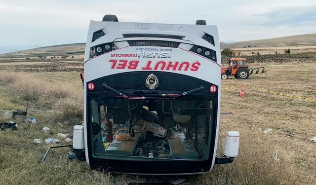 SON DAKİKA: Afyonkarahisar'da Midibüs Devrildi! 25 Kişi Yaralandı