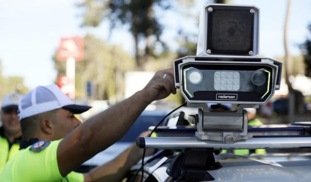Sürücülere Kötü Haber: Radarı Görünce Yavaşlamak Tarih Oluyor! 2027'de Trafik Cezaları Katlanıyor mu?