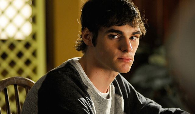 Breaking Bad'in Walter Jr.'ı RJ Mitte Kimdir? Ünlü Oyuncu Kaç Yaşında, Hangi Filmlerde Oynadı? Hayatı Ve Kariyeri!