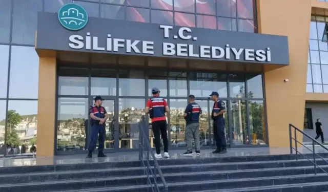 Silifke Belediyesi'ne Operasyon! 2 Başkan Yardımcısının da Aralarında Olduğu 7 Kişi Gözaltında