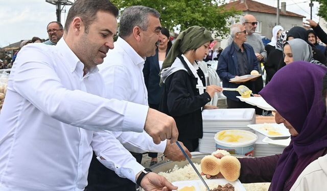 Ahmet Akın, Balya'daki mahalle hayırlarında vatandaşlarla bir araya geldi