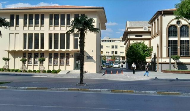 Devrim Erbil Çağdaş Sanatlar Müzesi'ne kilit vurdular!
