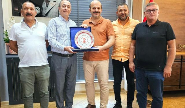 Balıkesirspor'dan İvrindi Belediye Başkanı Önder Lapanta'ya ziyaret