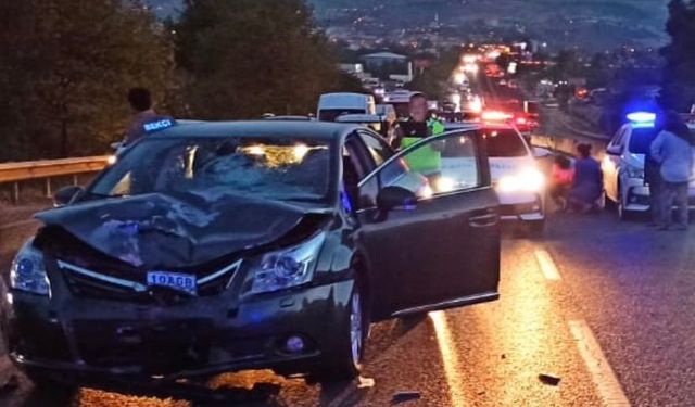 Balıkesir'de otomobille motosikletin çarpıştığı kazada 1 kişi hayatını kaybetti