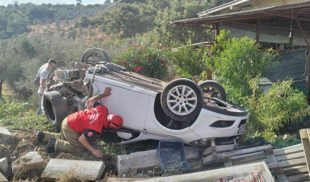Havran'da bir otomobilin park halindeki araçlara çarpması sonucu 7 kişi yaralandı