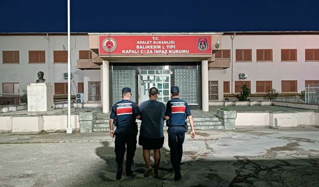 Savaştepe'de 22 düzensiz göçmen ve 1 göçmen kaçakçısı yakalandı!
