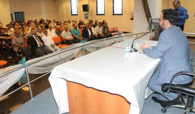 Manyas'ta Mevlid-i Nebi Haftası konferansı düzenlendi