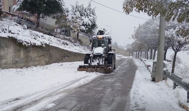 Balıkesir'de kar mücadelesi! Karla mücadele çalışmaları aralıksız sürüyor!