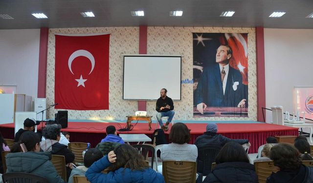 Gömeç Belediye Kent Tiyatrosu, ücretsiz tiyatro eğitimleri başladı