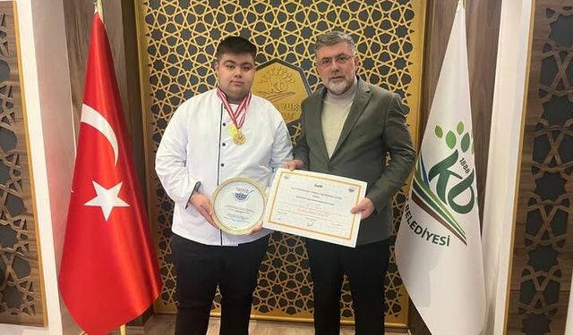 Kepsutlu genç Şef Kaan Kaçar, Uluslararası Gastronomi Festivalinde birinci oldu!