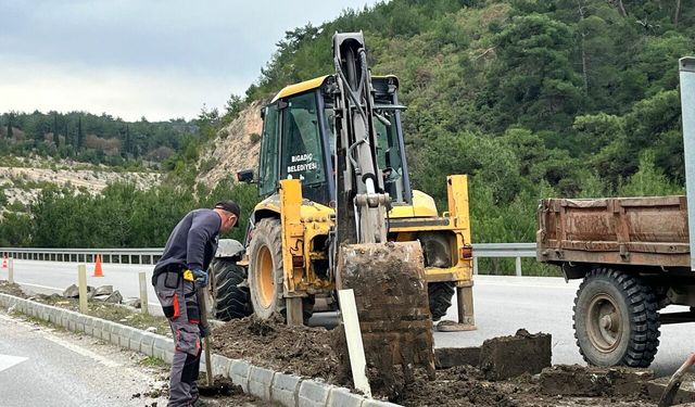 Bigadiç Belediyesi’nden Çağış Mahallesi’nde orta refüj ve çevre düzenlemesi