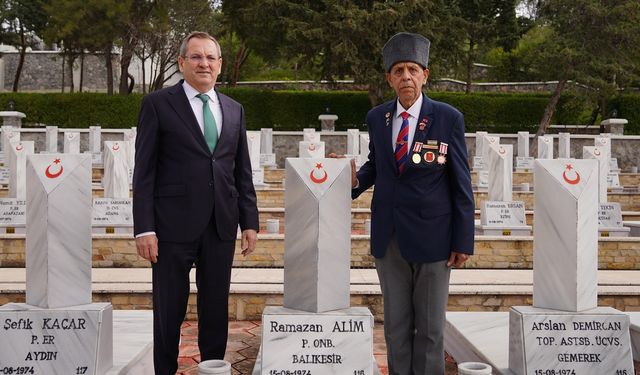 Kıbrıs gazileri 51 yıl sonra Yavru Vatan Kıbrıs'taydı