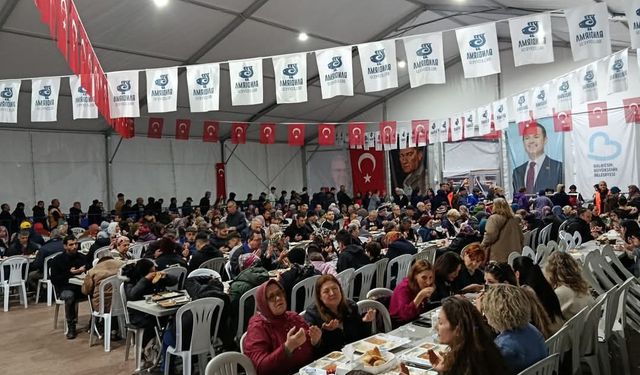 Bandırma’da Cumhuriyet Meydanı'nda Geleneksel İftar Buluşması
