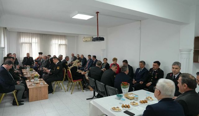 Burhaniye'de Birlik ve Beraberlik İçinde Bayram Coşkusu