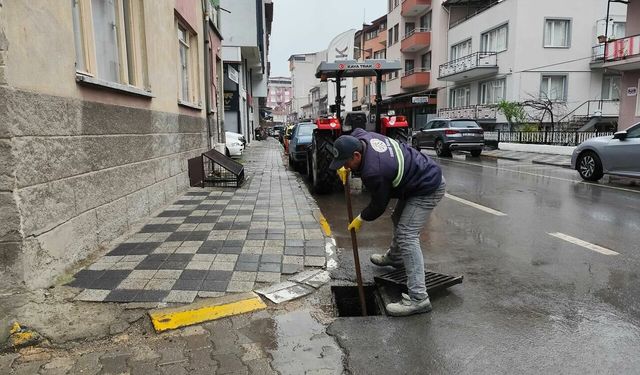 Su Baskınlarına Geçit Yok! Dursunbey’de Mazgallar Tek Tek Temizleniyor